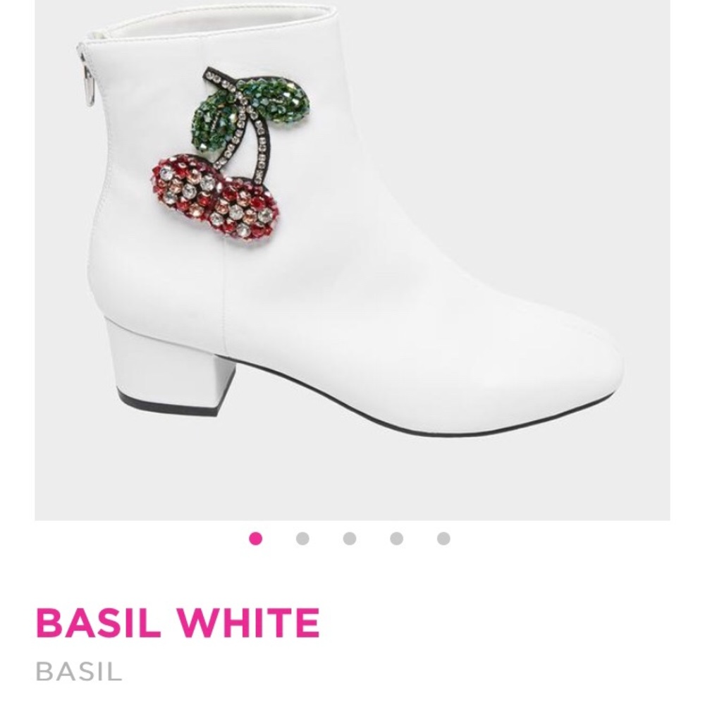 Betsey Johnson white booties